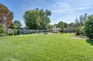 3229 Glen Oaks Dr, Youngstown, OH 44511 - Photo 13