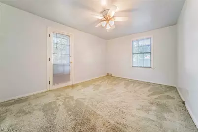 19701 Fairmount Boulevard, Huber Heights, OH 44118 - Photo 37