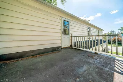 19701 Fairmount Boulevard, Huber Heights, OH 44118 - Photo 39
