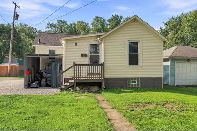 376 E 1/2 Ohio Avenue, Sebring, OH 44672 - Photo 1