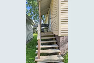 376 E 1/2 Ohio Avenue, Sebring, OH 44672 - Photo 9