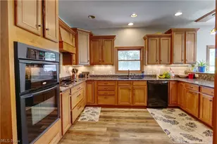 25785 Meadow Tr, Columbia Station, OH 44028 - Photo 15