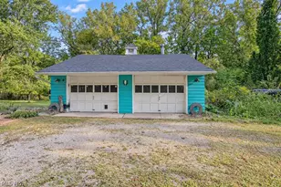 26240 Pettibone Rd, Oakwood, OH 44146 - Photo 3