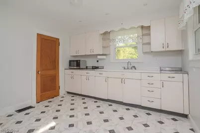 26240 Pettibone Road, Oakwood, OH 44146 - Photo 9