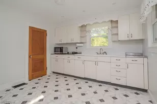 26240 Pettibone Rd, Oakwood, OH 44146 - Photo 9