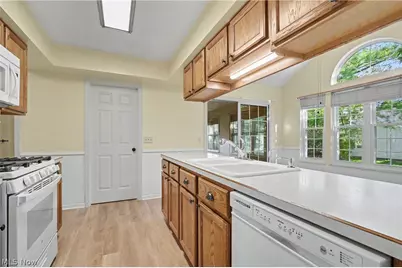 3508 E Prescott Circle, Cuyahoga Falls, OH 44223 - Photo 9