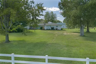 1325 Braceville Robinson Road, Worthington, OH 44470 - Photo 11