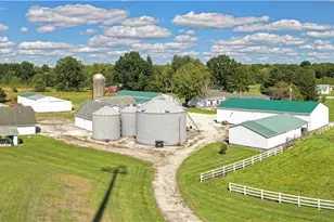 1325 Braceville Robinson Rd, Worthington, OH 44470 - Photo 3