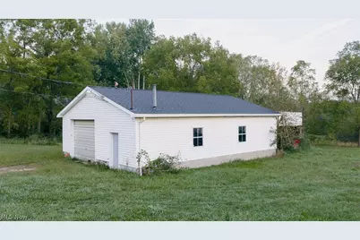 940 Parks Avenue SE, Paris, OH 44669 - Photo 3
