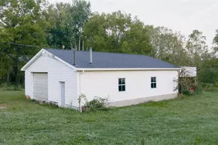 940 Parks Ave SE, Paris, OH 44669 - Photo 3