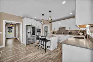 36633 Capri Ln, North Ridgeville, OH 44039 - Photo 9