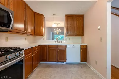 1534 Southpointe Circle NE, Canton, OH 44714 - Photo 5
