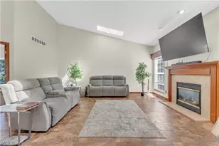 4201 Brooks Ct, Lorain, OH 44053 - Photo 5