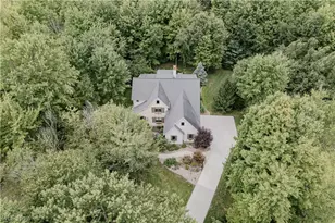 7734 Bainbridge Rd, Chagrin Falls, OH 44023 - Photo 3
