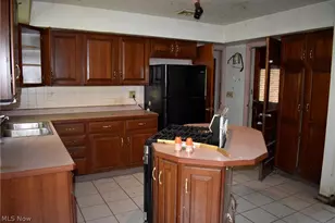106 S Beverly Ave, Youngstown, OH 44515 - Photo 5