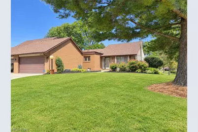 4727 Greenbriar Square NE, Canton, OH 44714 - Photo 1