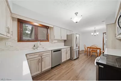 4727 Greenbriar Square NE, Canton, OH 44714 - Photo 7