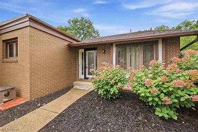 4727 Greenbriar Square NE, Canton, OH 44714 - Photo 35