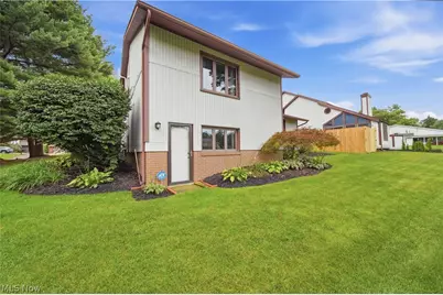 4727 Greenbriar Square NE, Canton, OH 44714 - Photo 33