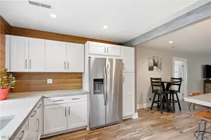 16575 Wren Rd, Chagrin Falls, OH 44023 - Photo 5