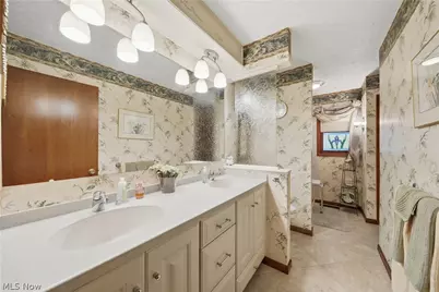 6180 Chesham Avenue NE, Canton, OH 44721 - Photo 13
