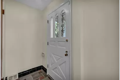 17429 Scottsdale Boulevard, Huber Heights, OH 44120 - Photo 7