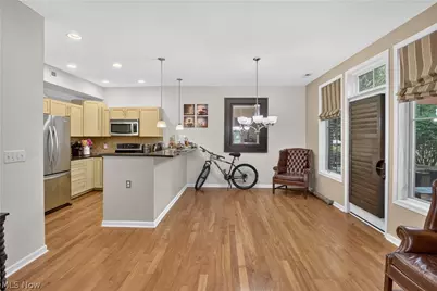 1393 Slate Court, Cleveland Heights, OH 44118 - Photo 9