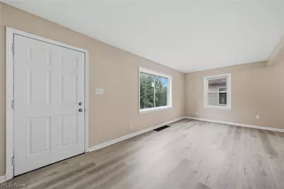1137 Smithfarm Avenue, Akron, OH 44305 - Photo 7