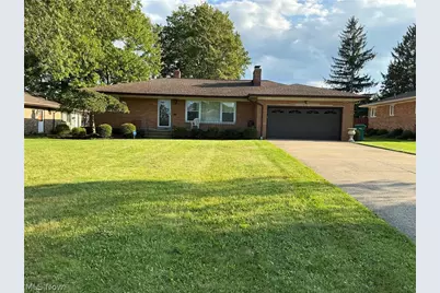 952 E Parkhaven Drive, Green Hills, OH 44131 - Photo 1