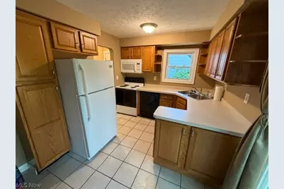 425 Hawkins Drive, Painesville, OH 44077 - Photo 5