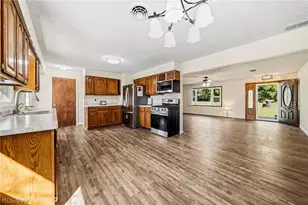 7612 Lakeshore Blvd, Mentor, OH 44060 - Photo 13