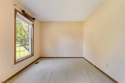 2124 Mount Pleasant Street NE, Canton, OH 44721 - Photo 17