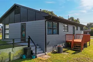 138 E 5th St, Williamstown, WV 26187 - Photo 37