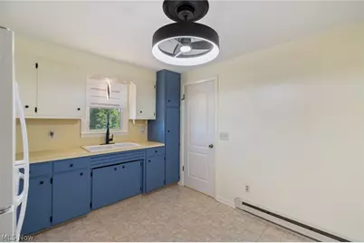 6264 Paris Avenue, Louisville, OH 44641 - Photo 21