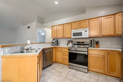 477 Franklin Avenue, Barberton, OH 44203 - Photo 5