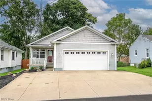477 Franklin Ave, Barberton, OH 44203 - Photo 1