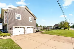 7660 Oakdale St NW, Massillon, OH 44646 - Photo 3