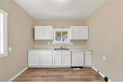 401 7th Street, Fairport Harbor, OH 44077 - Photo 13
