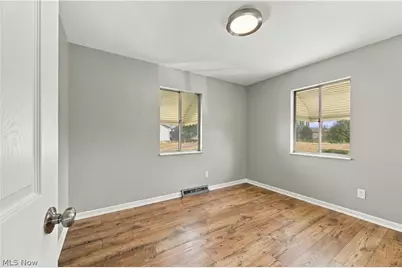 306 E State Street, Barberton, OH 44203 - Photo 21