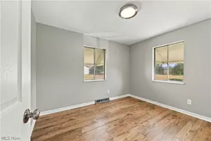 306 E State St, Barberton, OH 44203 - Photo 21