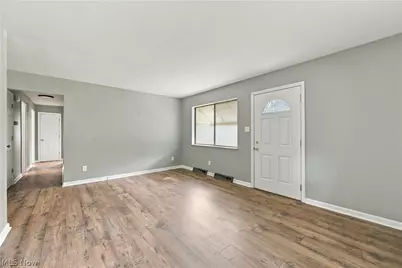 306 E State Street, Barberton, OH 44203 - Photo 11