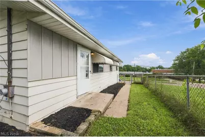 306 E State Street, Barberton, OH 44203 - Photo 9