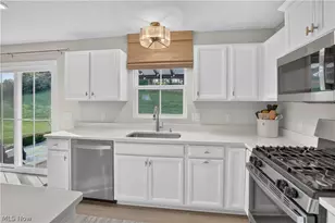 1672 Leslie Dr, Streetsboro, OH 44241 - Photo 11