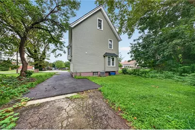 10524 Lee Avenue, Loveland, OH 44106 - Photo 31