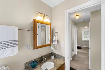 241 Van Buren Avenue, Cuyahoga Falls, OH 44221 - Photo 25