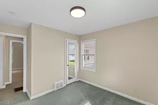 241 Van Buren Ave, Cuyahoga Falls, OH 44221 - Photo 21