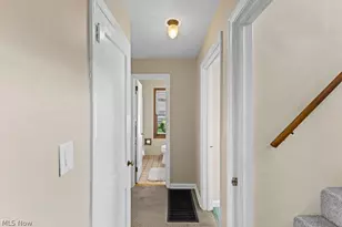 241 Van Buren Ave, Cuyahoga Falls, OH 44221 - Photo 23