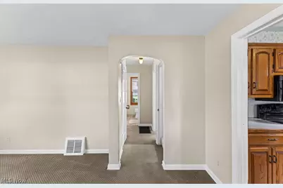 241 Van Buren Avenue, Cuyahoga Falls, OH 44221 - Photo 5