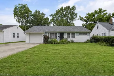 652 Iroquois Trail, Willoughby, OH 44094 - Photo 1