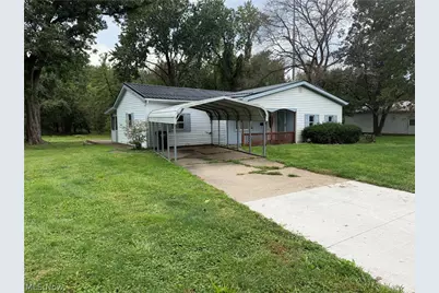 606 E First Street, Uhrichsville, OH 44683 - Photo 1